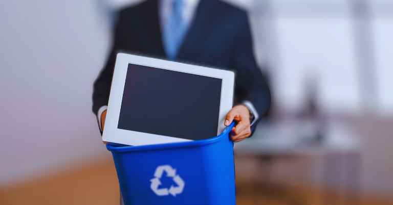 Preparing Monitors for Old Computer Monitors Disposal